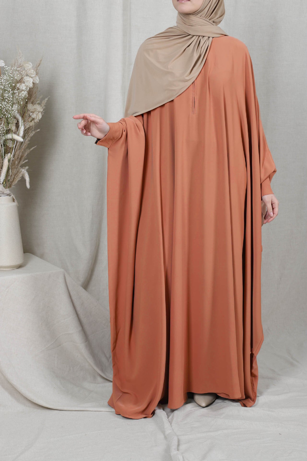 Amira Abaya | Flowing Elegance