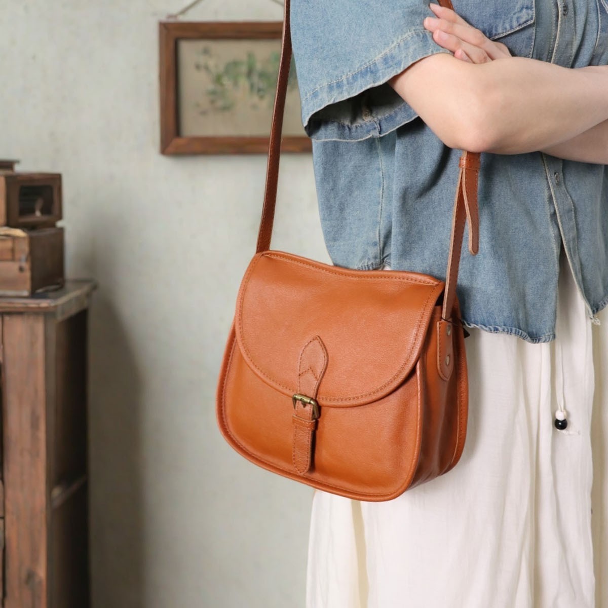 Genuine Leather Retro Messenger Bag – Crossbody Shoulder Bag for Women | Vintage European Style