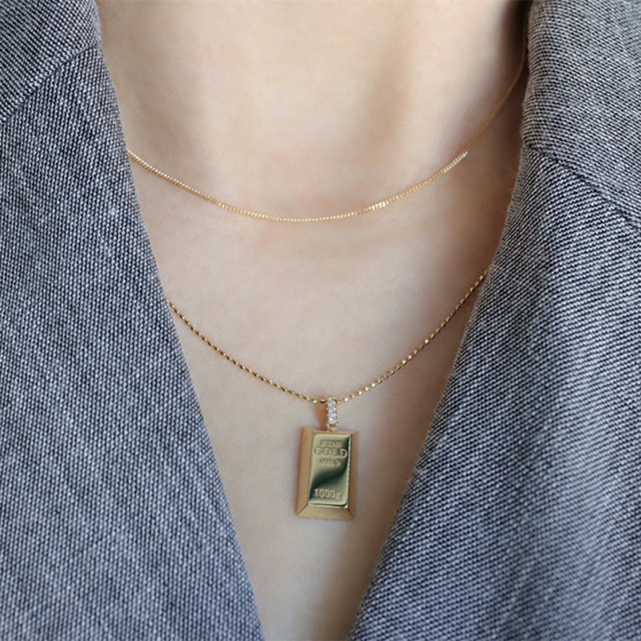 Au750 - Gold Bar Natural Diamond Pendant Necklace