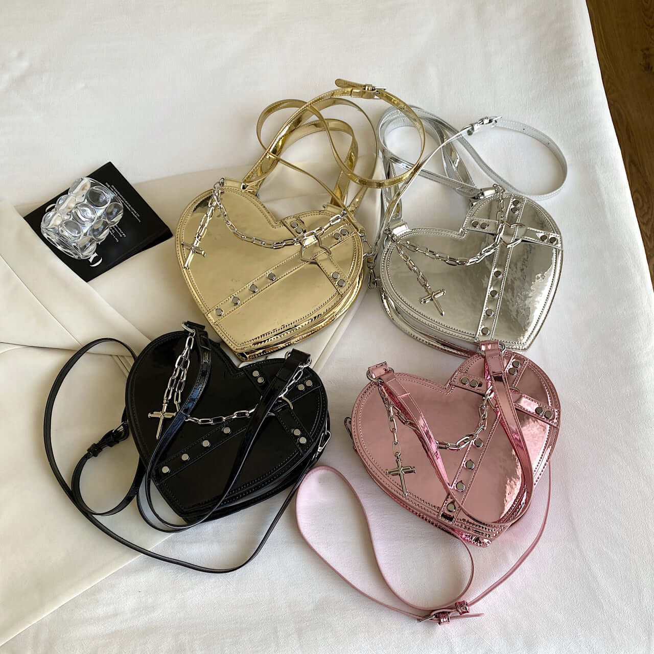 Women's Chain Heart-Shaped Shoulder Bag